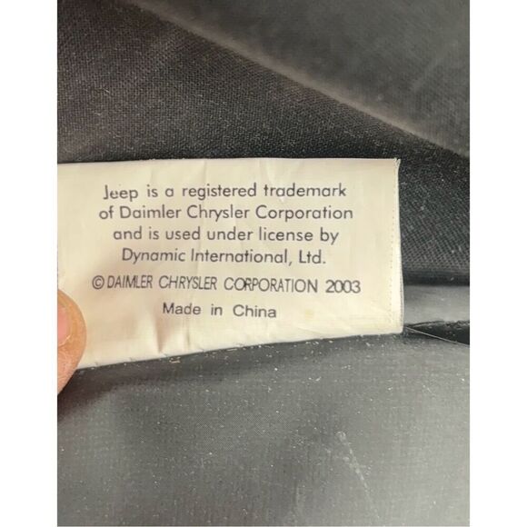 Jeep travel equipment duffel bag, two side pockets, and a large middle pocket vi - Picture 16 of 16